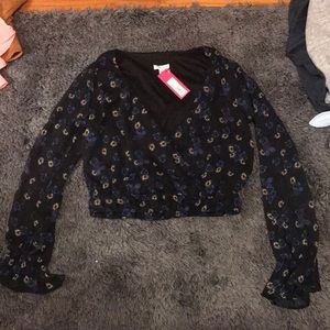 Black floral crop top